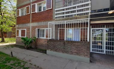 VENTA Departamento 3 amb. en PB Barrio Municipal - Longchamps