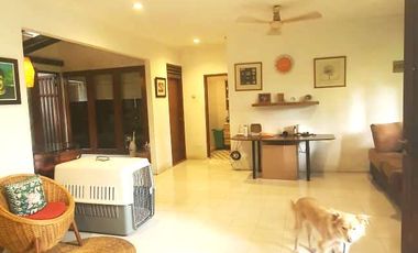 Disewakan Rumah 1 Setengah Lantai di Kuricang Bintaro Jaya Sektor 3A.