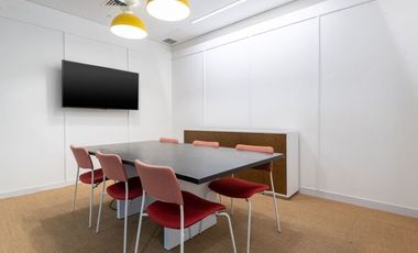 Find office space in Signature Menara Astra for 5 persons with everything taken care of