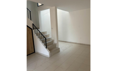 Venta de casa en conjunto de 108 M2 en 298 mill en La Mesa Cund