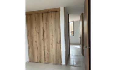Venta de casa en conjunto de 108 M2 en 298 mill en La Mesa Cund