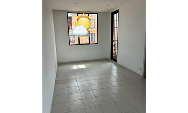Venta de casa en conjunto de 108 M2 en 298 mill en La Mesa Cund
