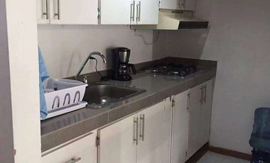SE ALQUILAN HABITACIONES POR NOCHE DE ACOMODACION DE PAREJA Y ACOMODACION MULTIPLE, EXCELNTE UBICACION