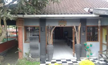 Rumah Dan Ruang Usaha di Pinggir Jalan Jogja - Magelang