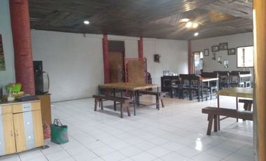 Rumah Dan Ruang Usaha di Pinggir Jalan Jogja - Magelang