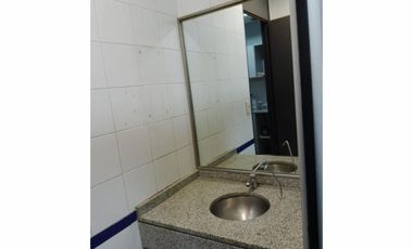 Importante Local comercial ubicado Av. Alem al 600 en Microcentro