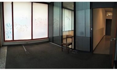 Importante Local comercial ubicado Av. Alem al 600 en Microcentro