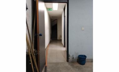 Importante Local comercial ubicado Av. Alem al 600 en Microcentro