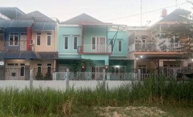 Rumah minimalis 2 lantai dekat XT- Square