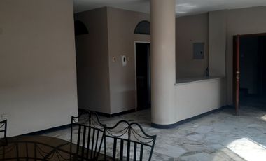 Alquilo departamento en Ceibos / Santa Cecilia. Primer piso alto con balcón.  3 dormitorios. Área social con piscina. 1 parqueo.