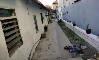 Rumah Disewakan Petemon Surabaya KT