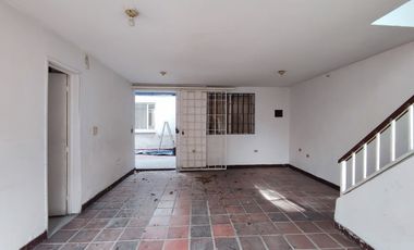 casa en arriendo en la riviera. Cod A29409