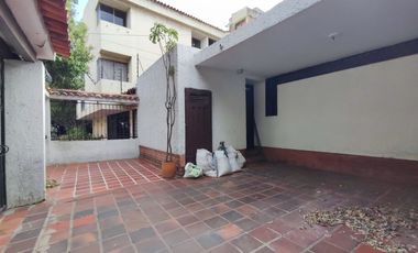 casa en arriendo en la riviera. Cod A29409
