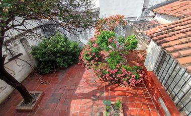 casa en arriendo en la riviera. Cod A29409