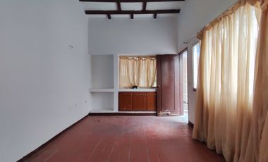 casa en arriendo en la riviera. Cod A29409