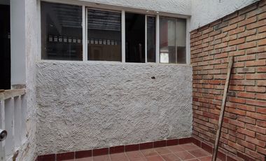 casa en arriendo en la riviera. Cod A29409