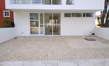 SE RENTAN espacios para consultorio en torre médica, ubica dentro del fraccionamiento Villas del Campo en Calimaya, Estado de México