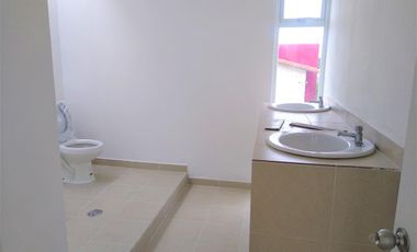 SE RENTAN espacios para consultorio en torre médica, ubica dentro del fraccionamiento Villas del Campo en Calimaya, Estado de México