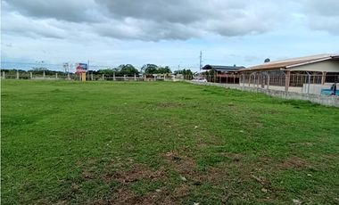 LOTE FRENTE A LA INTERAMERICANA PENONOME