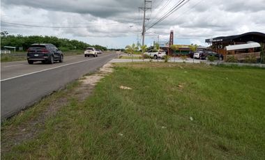 LOTE FRENTE A LA INTERAMERICANA PENONOME