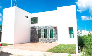 Casa en venta de 4 habitaciones con piscina grande en San Diego Cutz Conkal