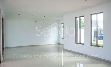 Casa en venta de 4 habitaciones con piscina grande en San Diego Cutz Conkal