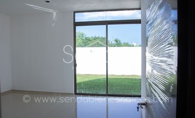 Casa en venta de 4 habitaciones con piscina grande en San Diego Cutz Conkal