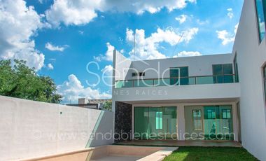 Casa en venta de 4 habitaciones con piscina grande en San Diego Cutz Conkal