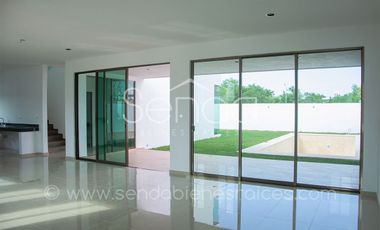 Casa en venta de 4 habitaciones con piscina grande en San Diego Cutz Conkal