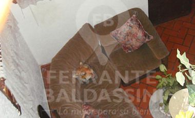 BURZACO - Hermosa y Cómoda casa en 4 niveles. Gran construcción! 170 m2 con quincho y pileta / Se puede anexar terreno lindante