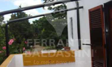 BURZACO - Hermosa y Cómoda casa en 4 niveles. Gran construcción! 170 m2 con quincho y pileta / Se puede anexar terreno lindante