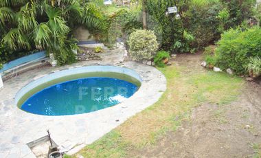 BURZACO - Hermosa y Cómoda casa en 4 niveles. Gran construcción! 170 m2 con quincho y pileta / Se puede anexar terreno lindante