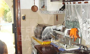 BURZACO - Hermosa y Cómoda casa en 4 niveles. Gran construcción! 170 m2 con quincho y pileta / Se puede anexar terreno lindante