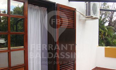 BURZACO - Hermosa y Cómoda casa en 4 niveles. Gran construcción! 170 m2 con quincho y pileta / Se puede anexar terreno lindante