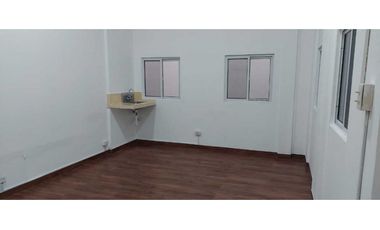 ALQUILO LOCAL EN PARQUE LEFEVRE