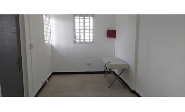 ALQUILO LOCAL EN PARQUE LEFEVRE