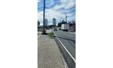 ALQUILO LOCAL EN PARQUE LEFEVRE