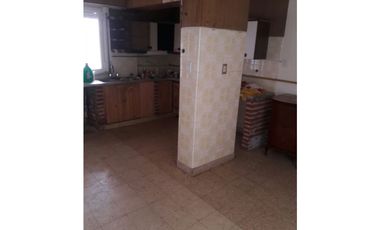 chalet a la venta 4 dormitorios + dependencia de servicio Punta Mogotes