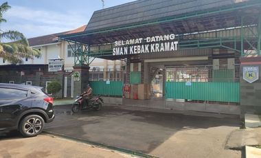 HUNIAN ISTIMEWA DEKAT PINTU TOL BELAKANG SMA N KEBAKKRAMAT