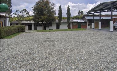 FINCA CON AMPLIO LOTE EN SANTA ELENA VEREDA SANTA ELENA SECTOR CENTRAL