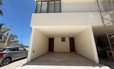 Venta, Villa frente al mar en Telchac Puerto Yucatán 3 recámaras