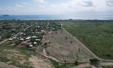 Se Vende Terreno para Desarrollar en Zona Rural y Cerca del Mar en Puerto Cayo