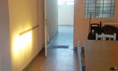 Local de 300 m2 con vivienda en planta alta