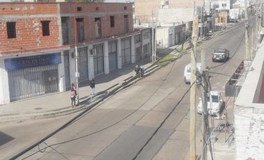 Local de 300 m2 con vivienda en planta alta