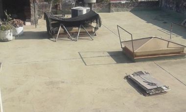 Local de 300 m2 con vivienda en planta alta