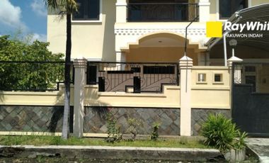 Rumah disewakan Nginden Intan Barat Surabaya