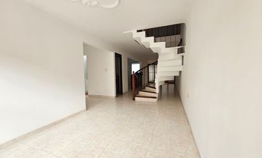 casa en arriendo en altos de ginebra. Cod A124213