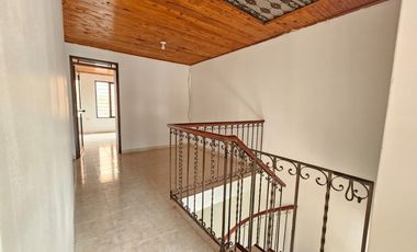 casa en arriendo en altos de ginebra. Cod A124213