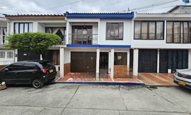casa en arriendo en altos de ginebra. Cod A124213