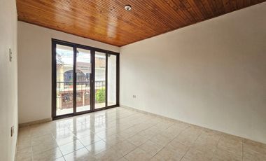 casa en arriendo en altos de ginebra. Cod A124213